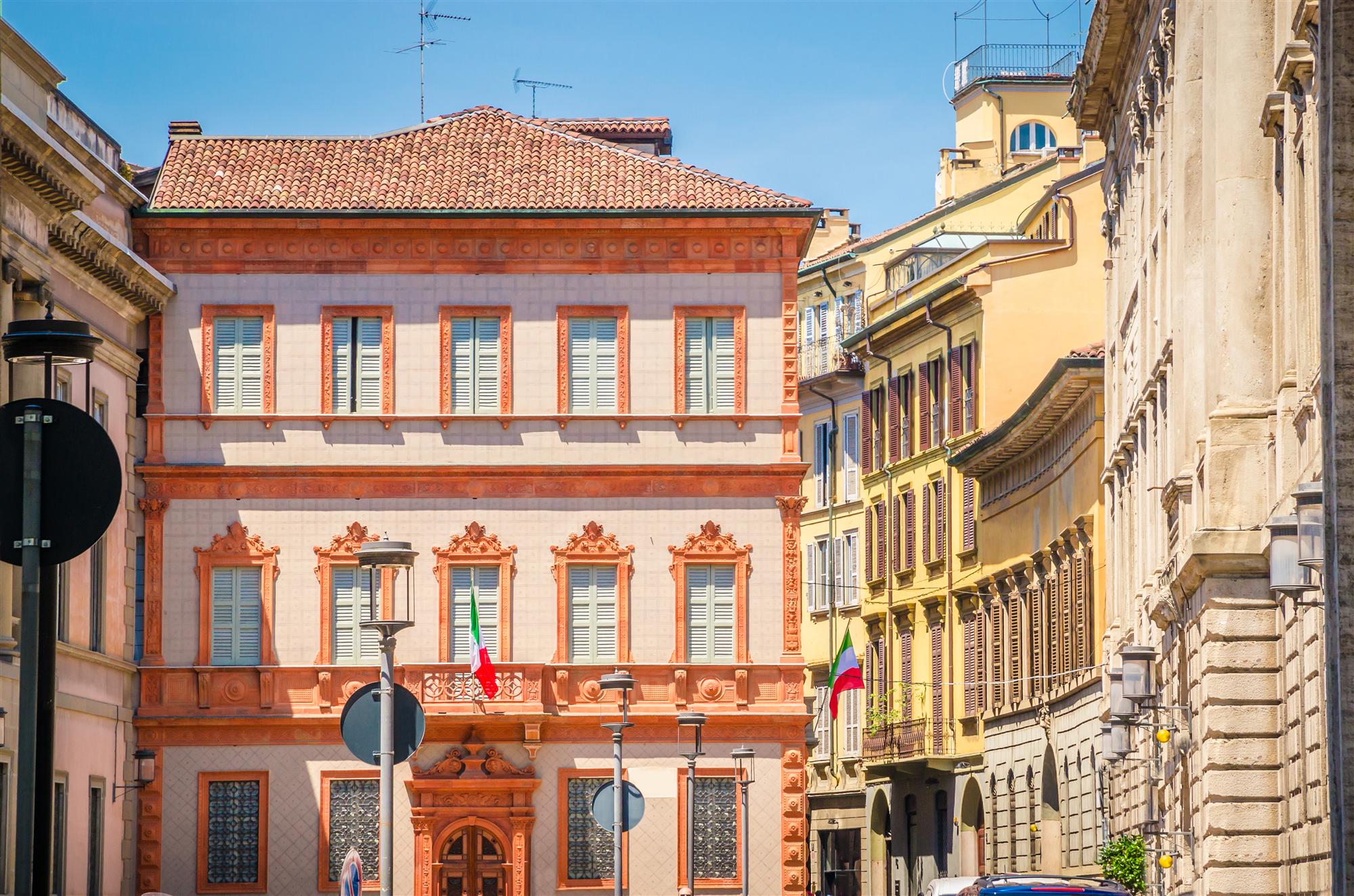 Off-market sourcing and private network access